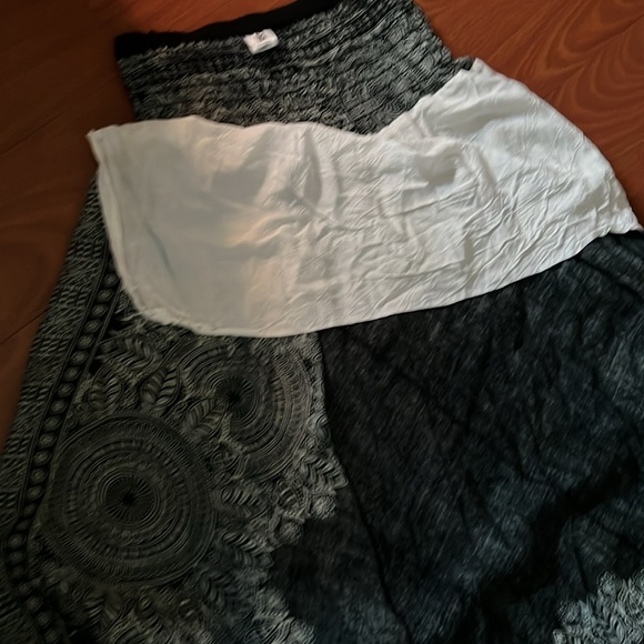 Bangkok Pants Black and White Patterned‎ Skirt or dress size S/M 100% rayon - Picture 11 of 11